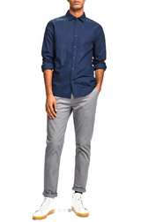 Scotch & Soda Ams Blauw Shirt in navy, worn by model with grey trousers and white sneakers, full length