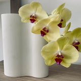 MARMOSET FOUND Ribbed Infinity Vase M - Snow