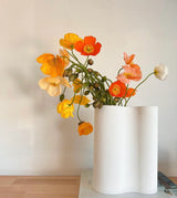 MARMOSET FOUND Ribbed Infinity Vase M - Snow