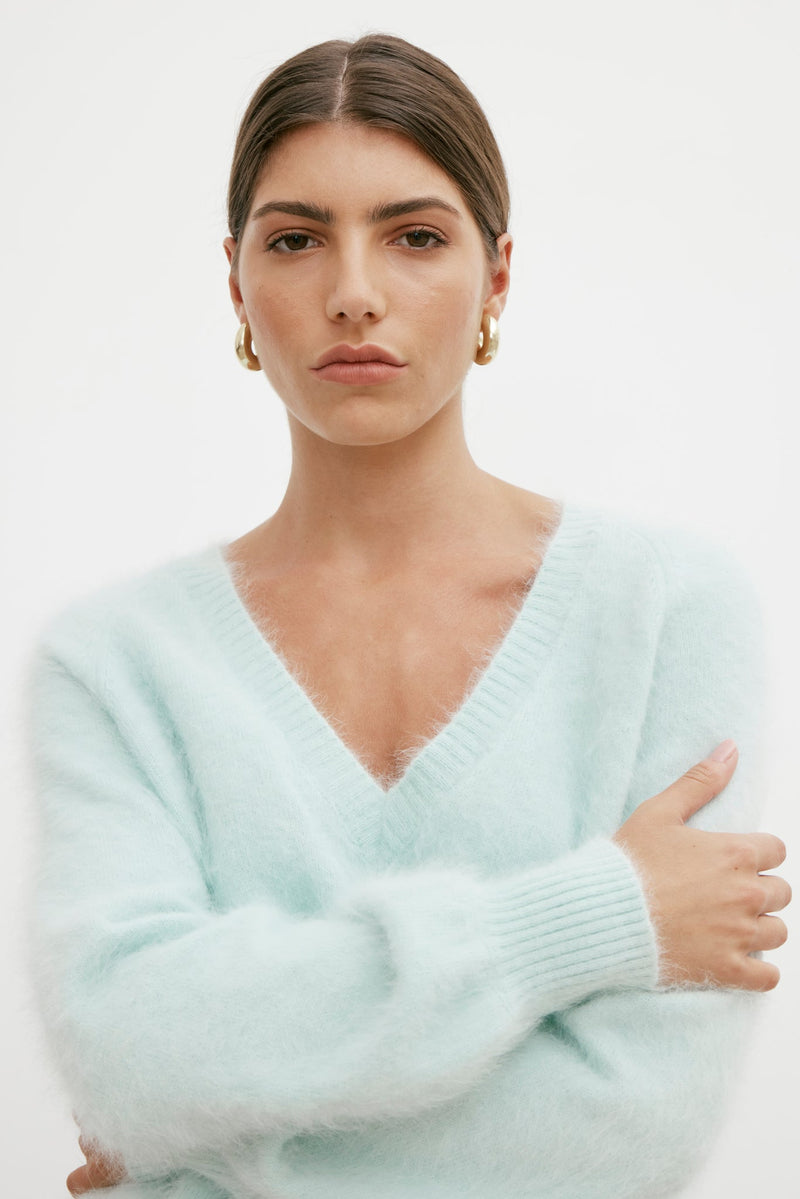 WORLD OF NOMADS Isabella V Neck Knit , Mint