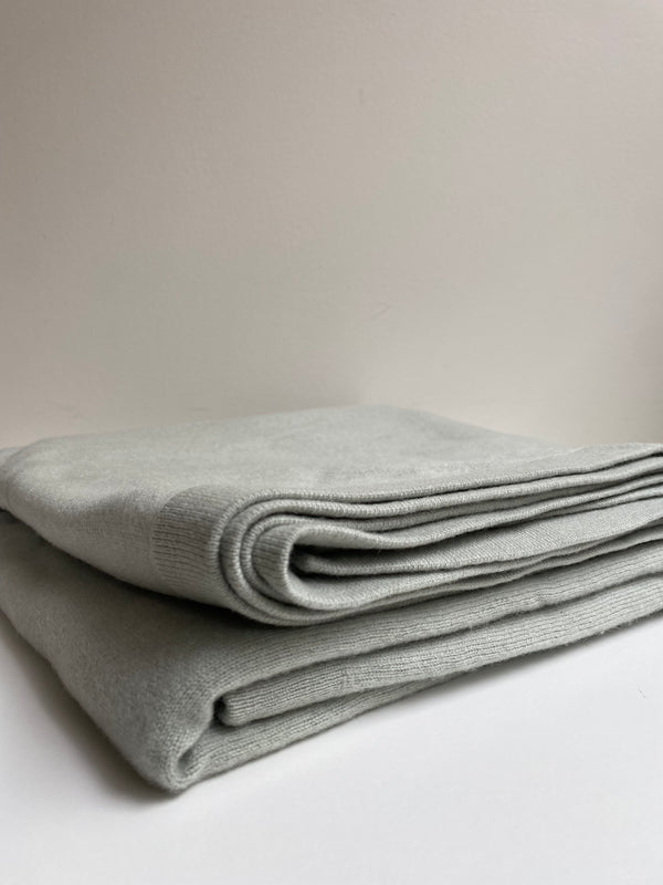 Amelie & Franks, Cashmere Throw - Sage